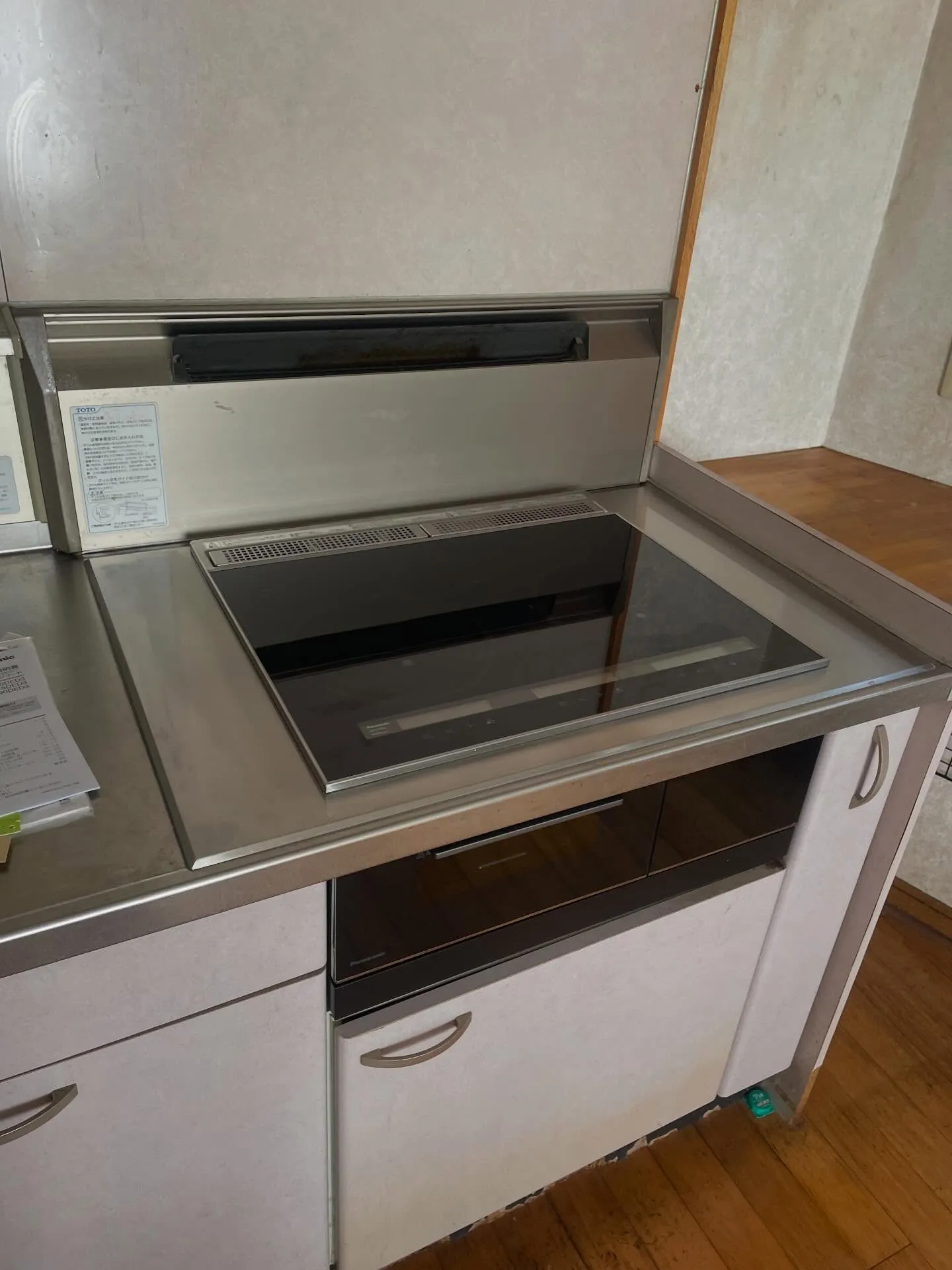 IHクッキングヒーターの取替工事をさせていただきました。