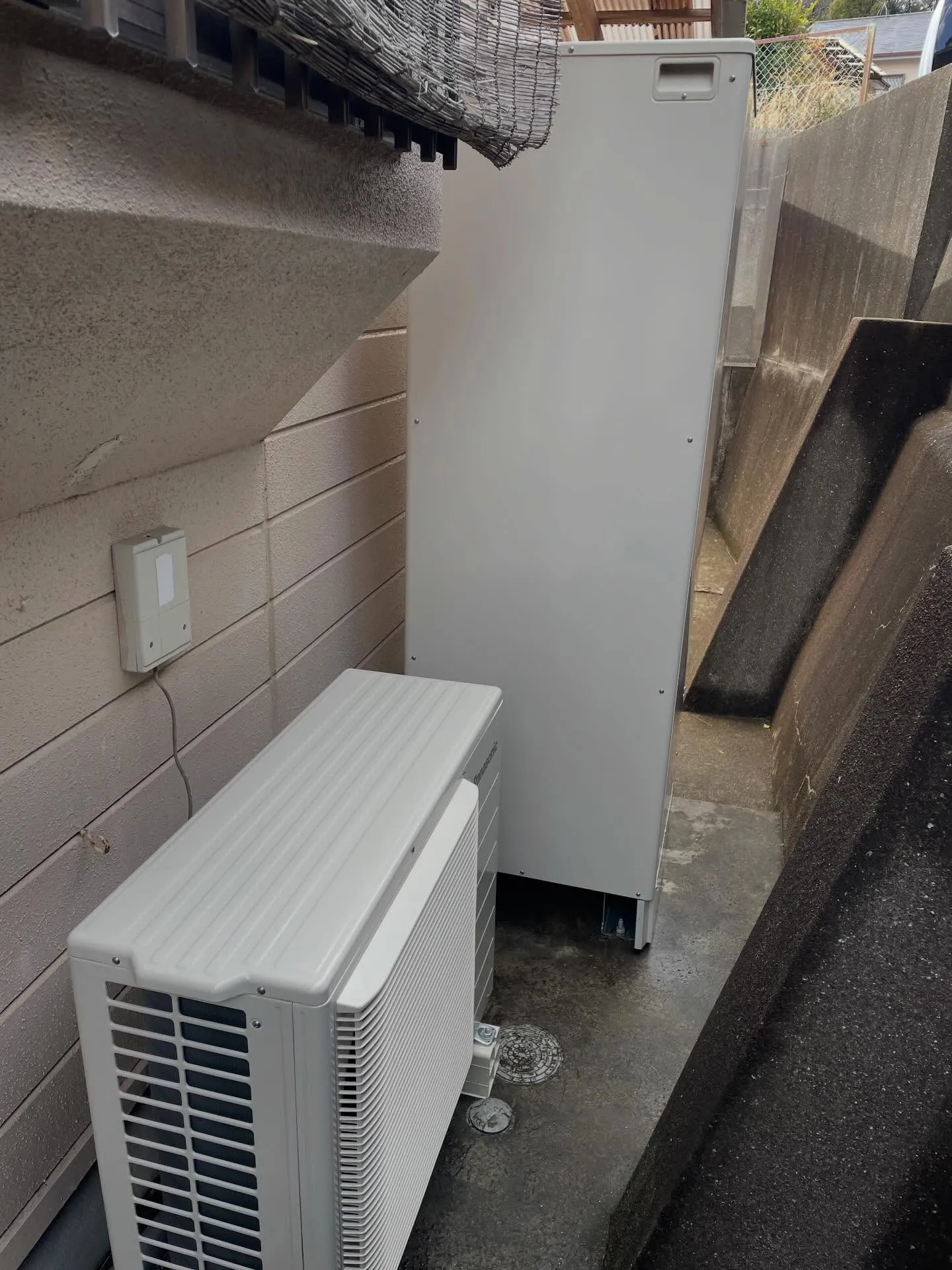 エコキュートの取替工事をさせていただきました。