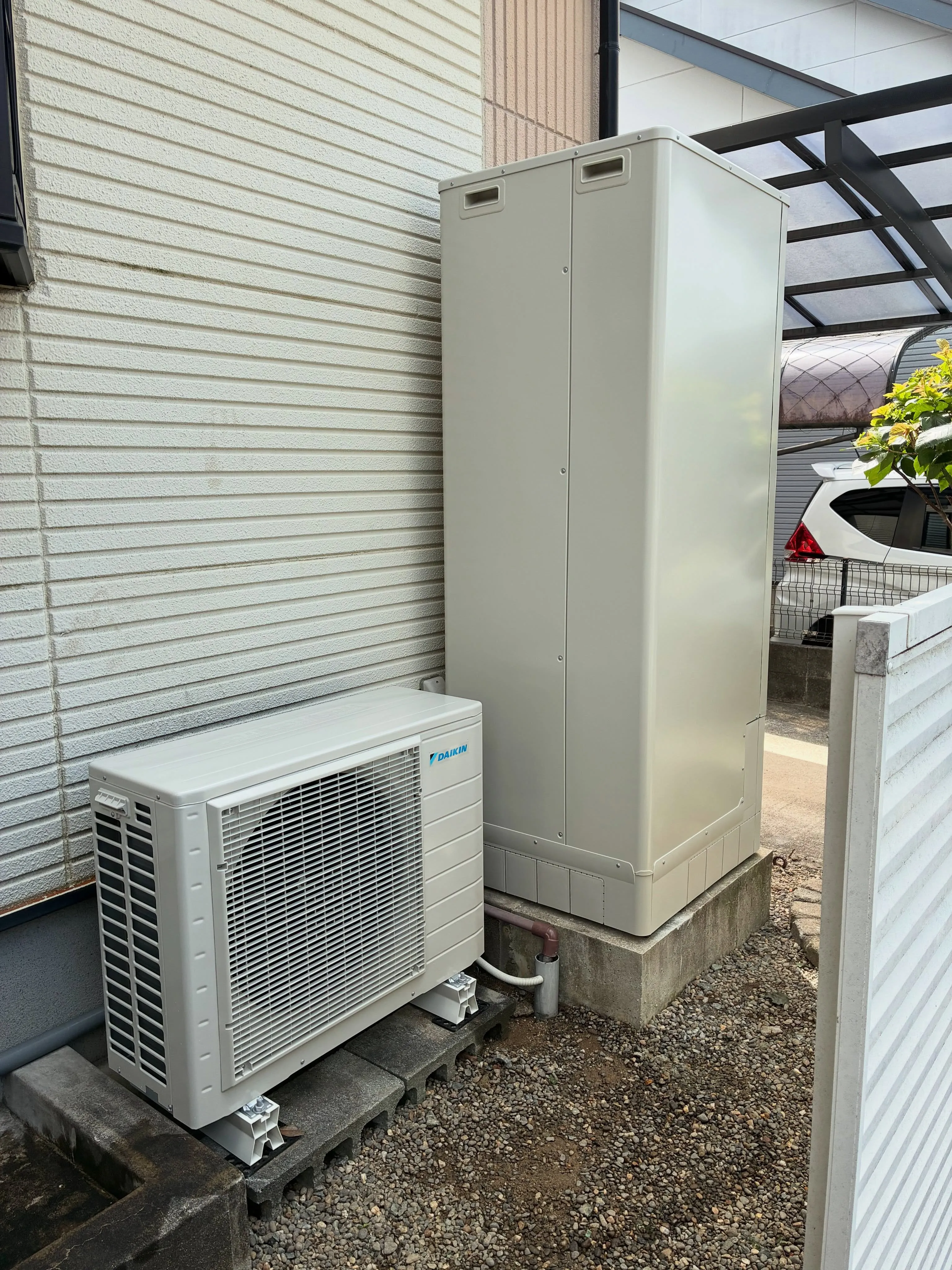 エコキュートの取替工事をさせていただきました。